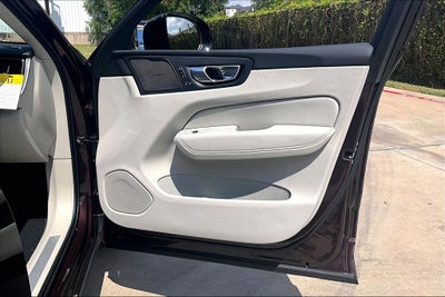 2027 Volvo XC60 B5 Ultra