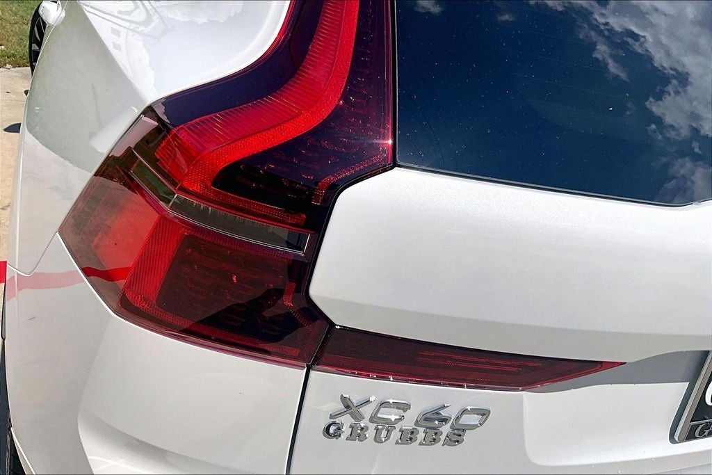 2027 Volvo XC60 B5 Ultra