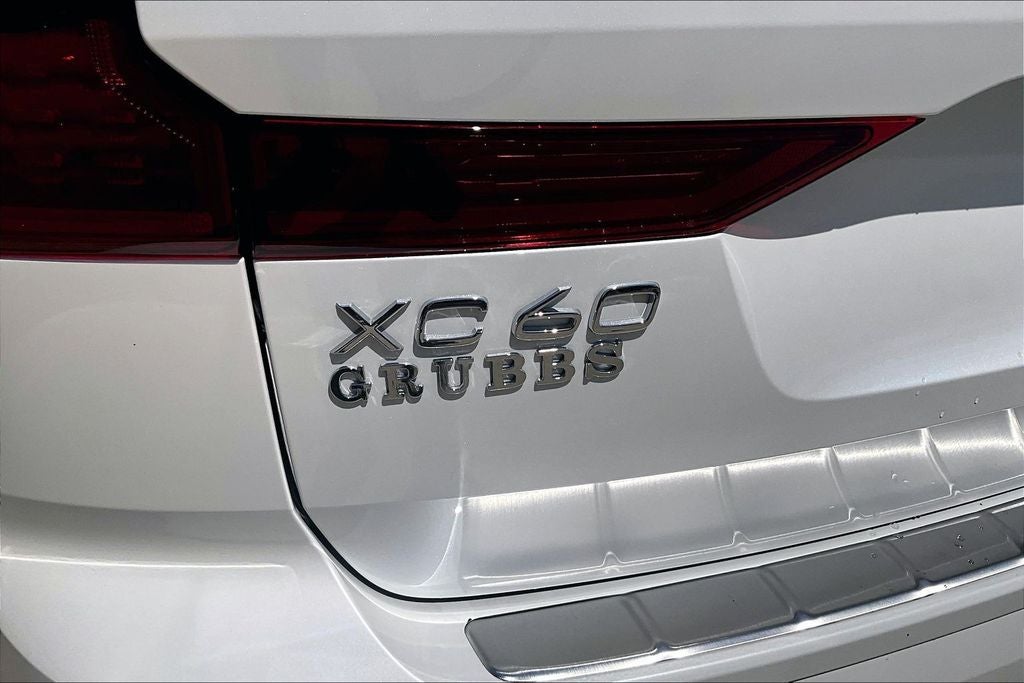 2027 Volvo XC60 B5 Ultra