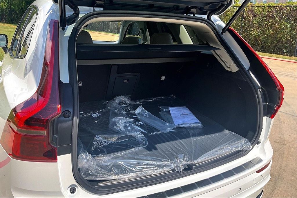 2027 Volvo XC60 B5 Ultra