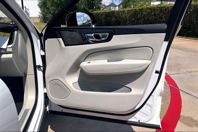 2027 Volvo XC60 B5 Ultra