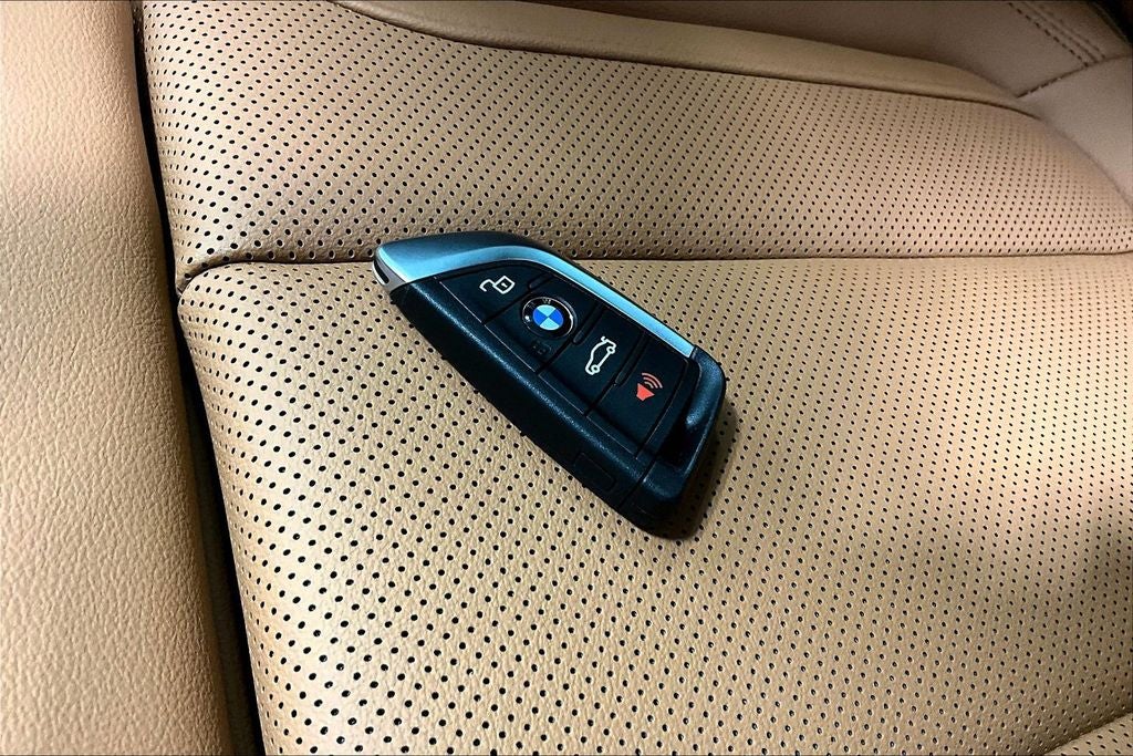 2025 BMW 3 Series 330i