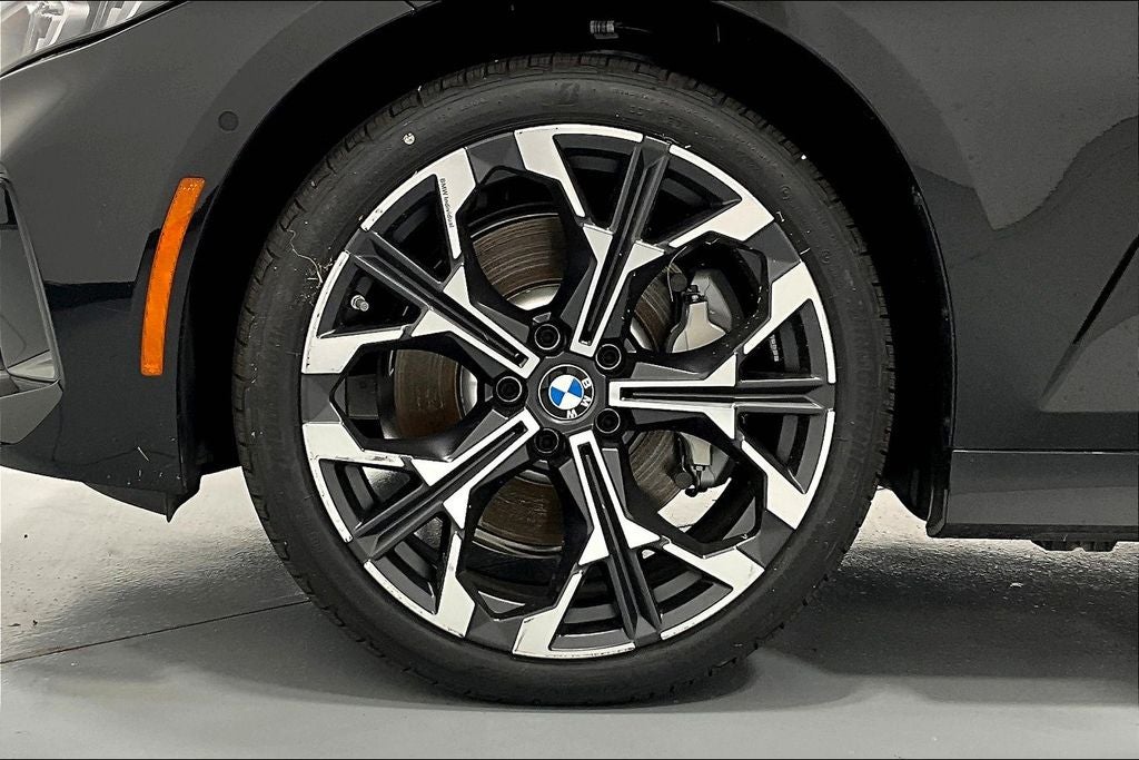 2025 BMW 3 Series 330i