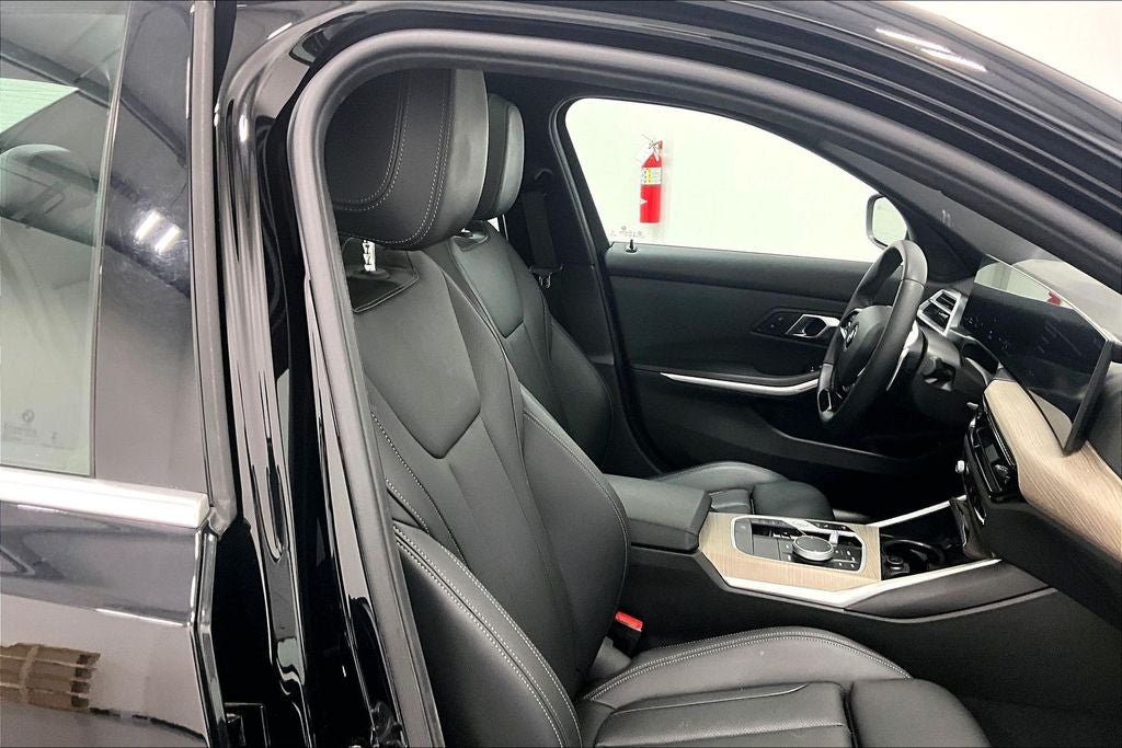 2025 BMW 3 Series 330i xDrive