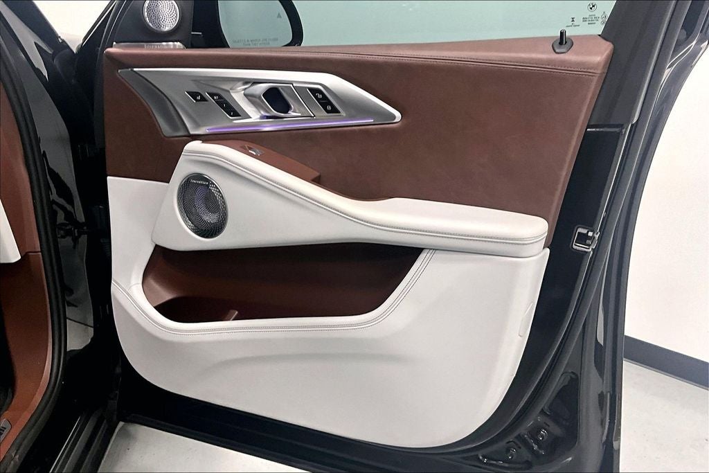 2024 BMW XM Base
