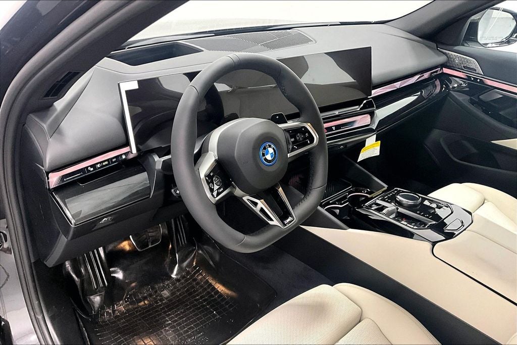 2026 BMW 5 Series 550e xDrive