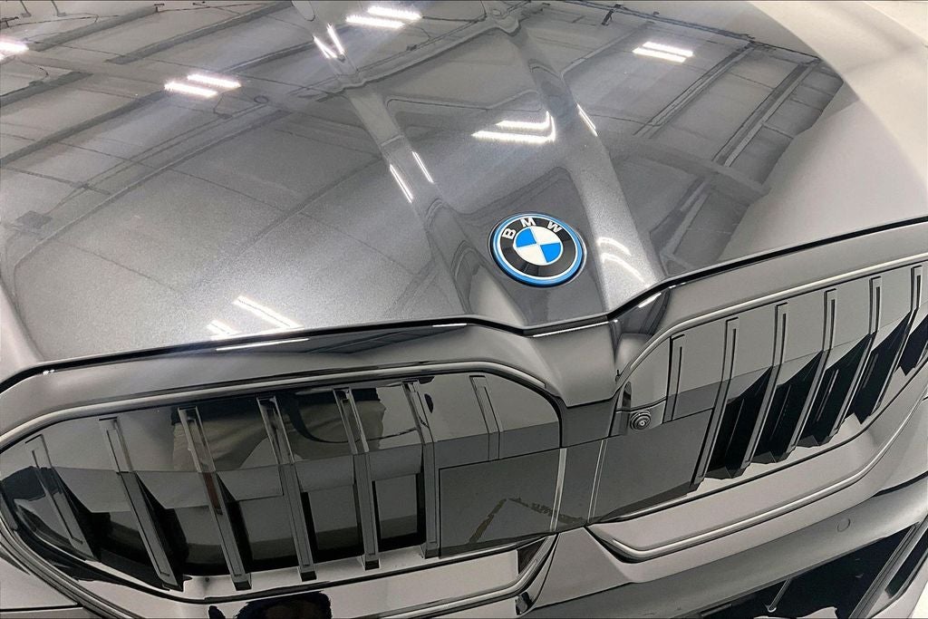 2026 BMW 5 Series 550e xDrive