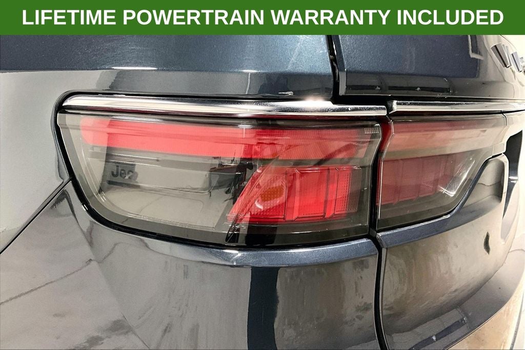 2023 Jeep Wagoneer Base