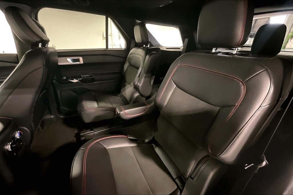 2024 Ford Explorer ST-Line