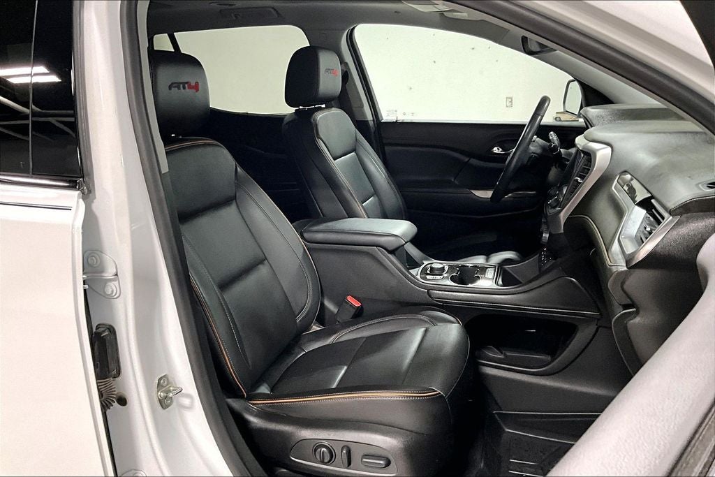 2022 GMC Acadia AT4