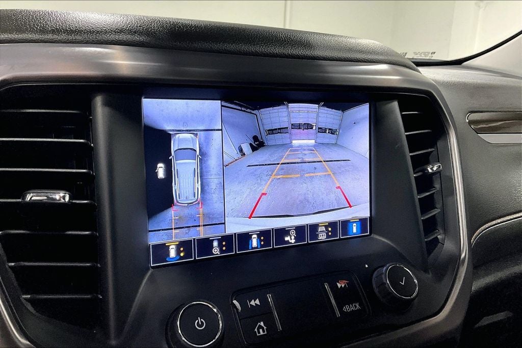 2022 GMC Acadia AT4