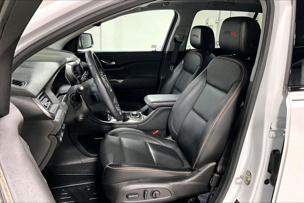 2022 GMC Acadia AT4