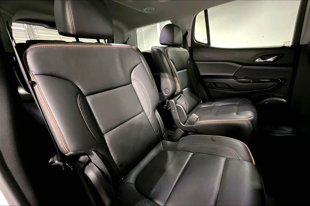 2022 GMC Acadia AT4