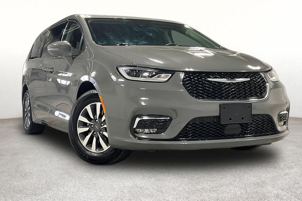 2022 Chrysler Pacifica Hybrid Touring L