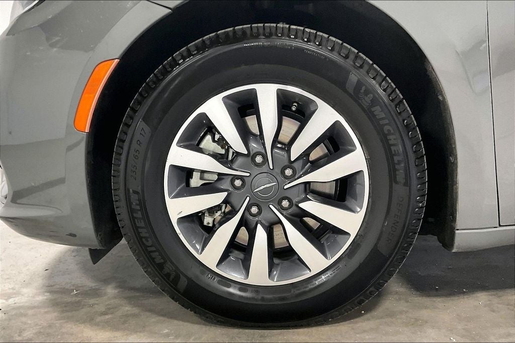 2022 Chrysler Pacifica Hybrid Touring L