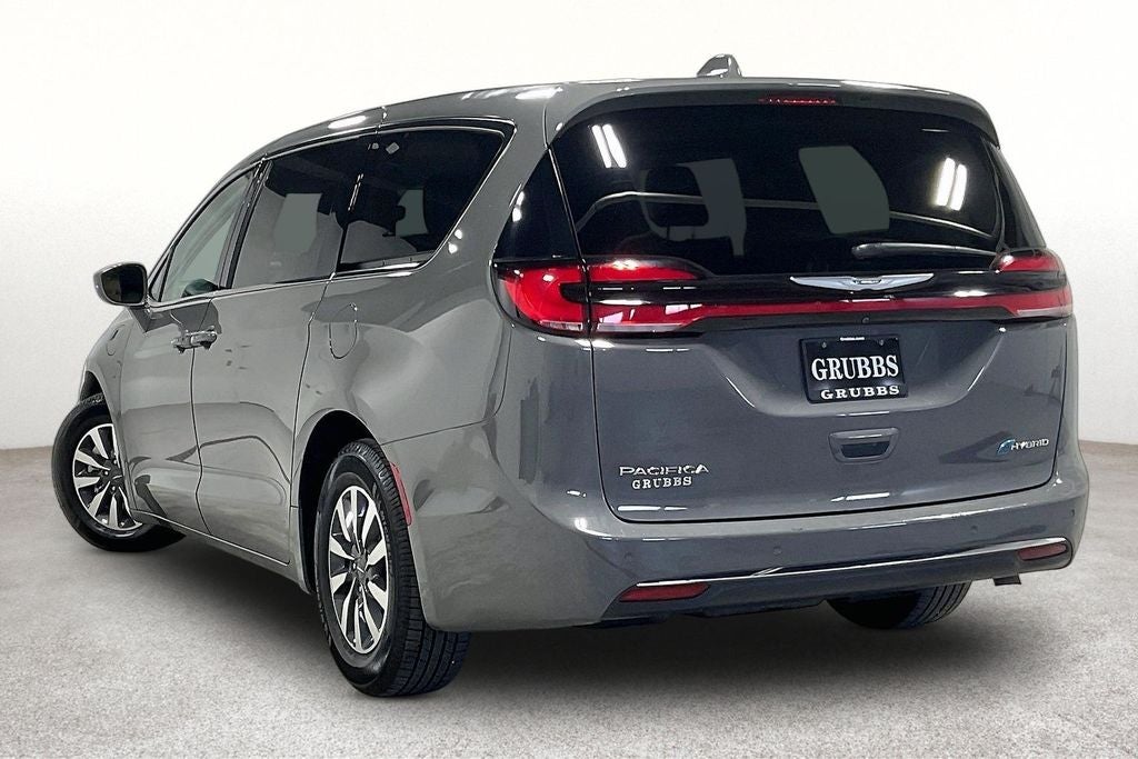 2022 Chrysler Pacifica Hybrid Touring L