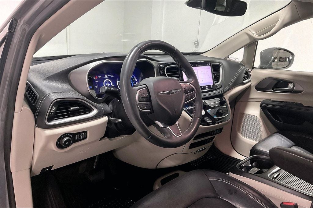 2022 Chrysler Pacifica Hybrid Touring L