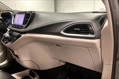 2022 Chrysler Pacifica Hybrid Touring L