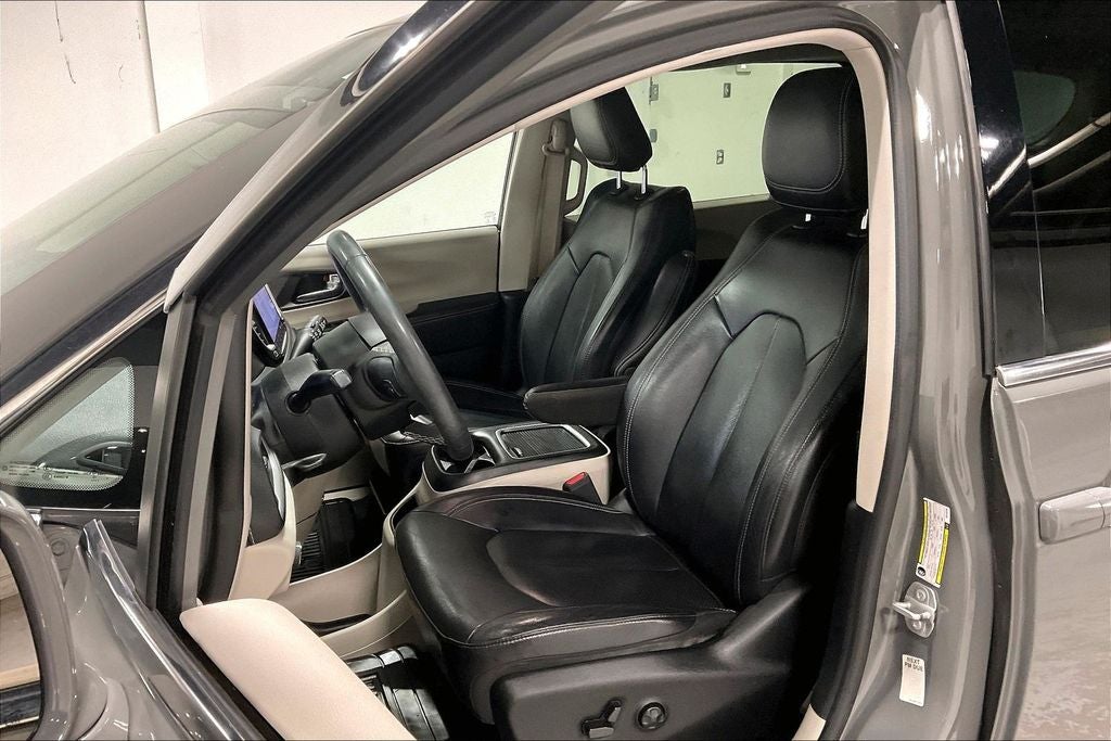 2022 Chrysler Pacifica Hybrid Touring L