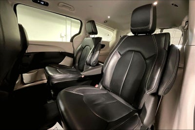 2022 Chrysler Pacifica Hybrid Touring L