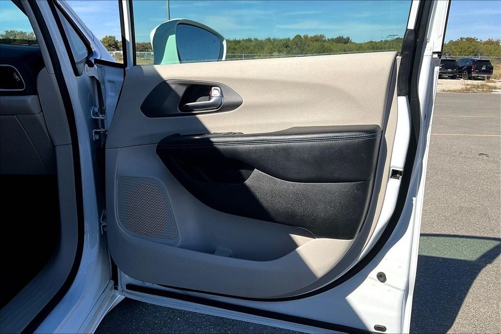 2021 Chrysler Pacifica Touring L