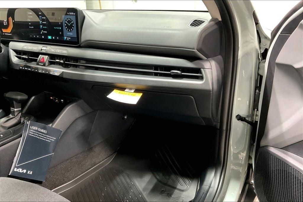 2026 Kia K4 LX