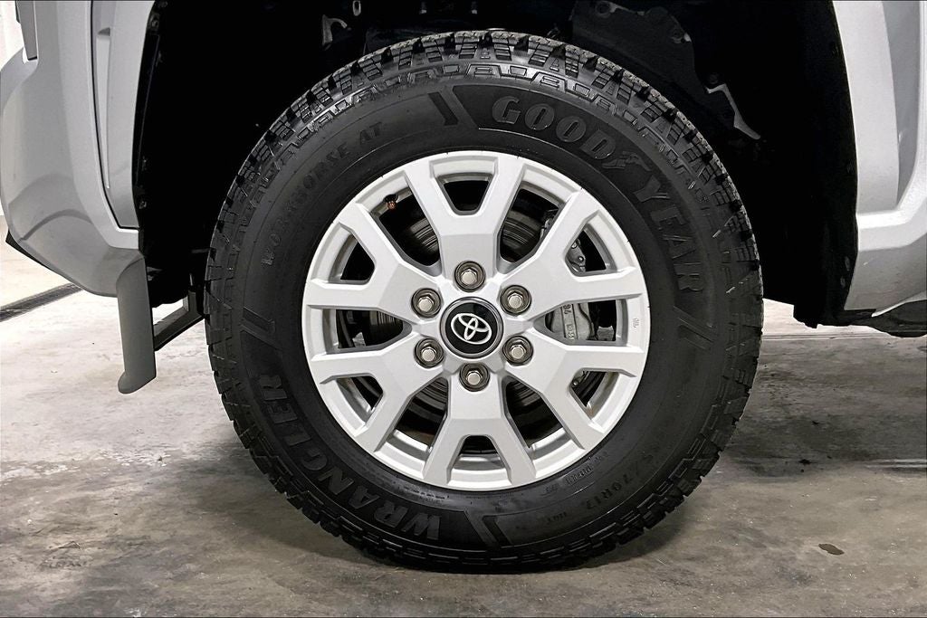 2025 Toyota Tacoma SR5