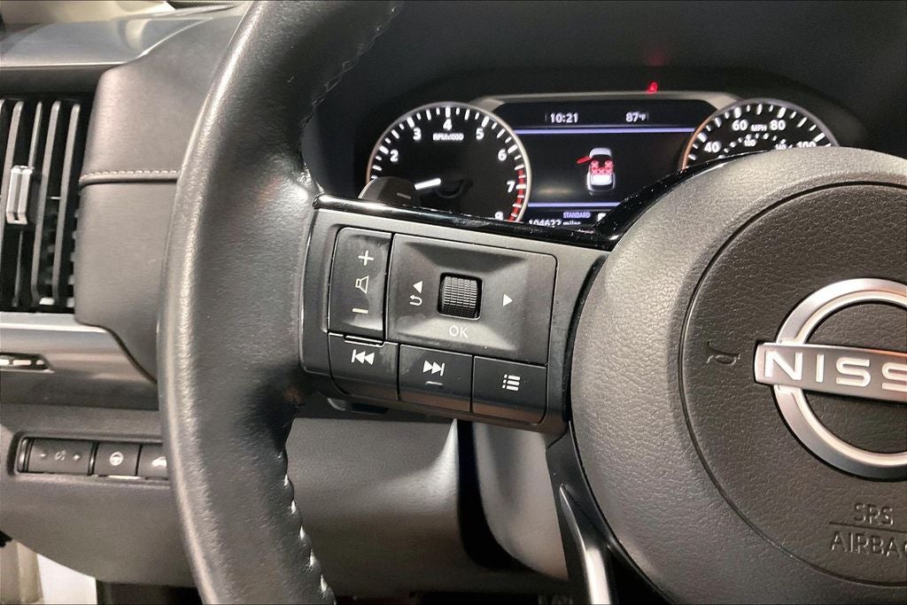 2022 Nissan Pathfinder SL