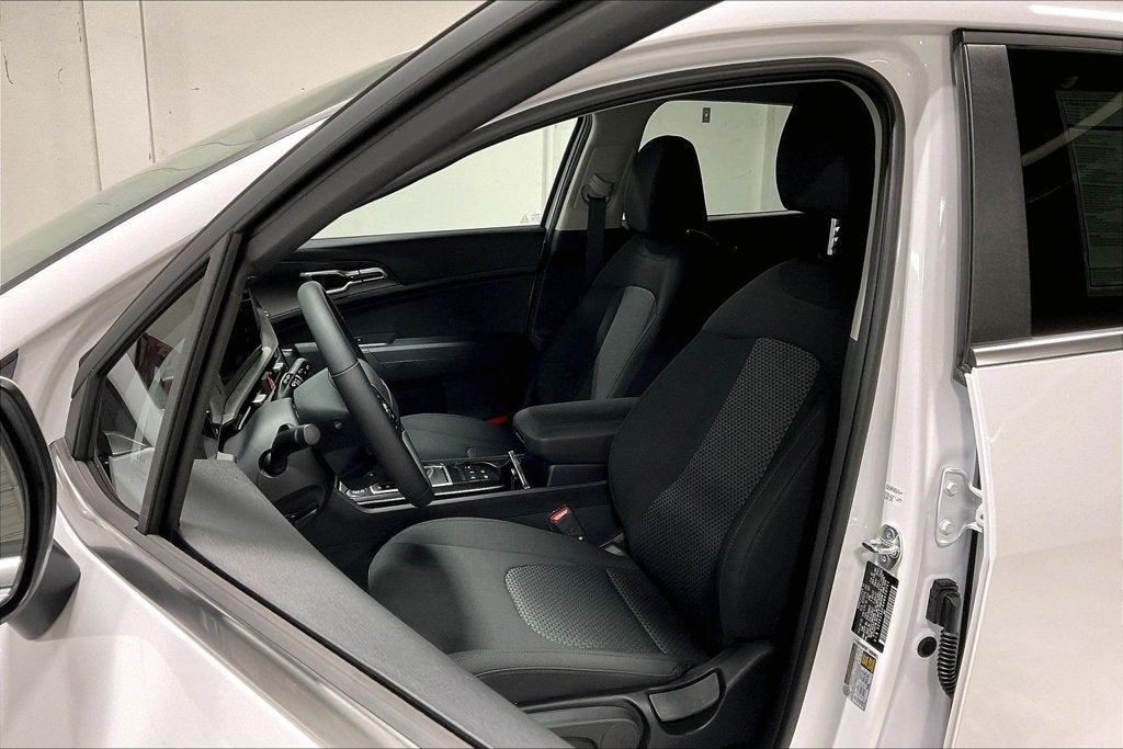 2027 Kia Sportage LX