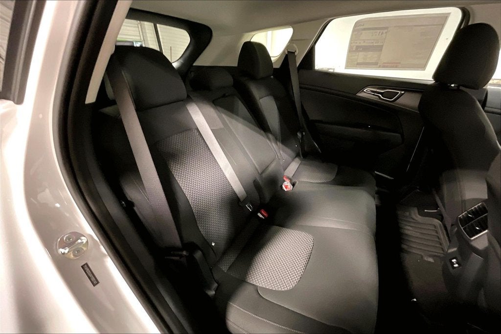 2027 Kia Sportage Hybrid LX