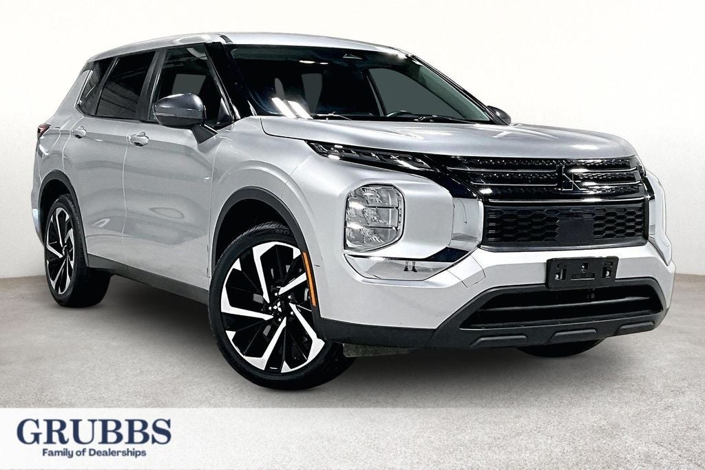 2022 Mitsubishi Outlander ES