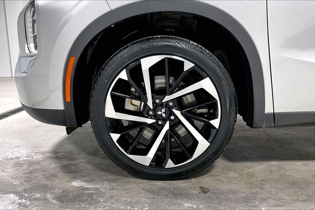 2022 Mitsubishi Outlander ES