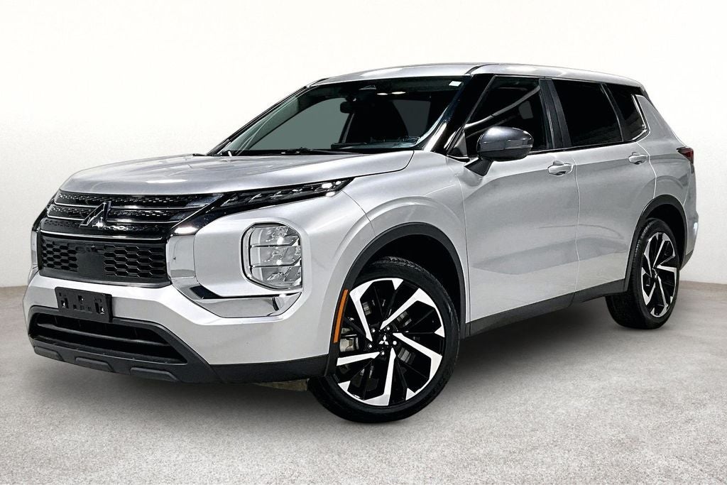 2022 Mitsubishi Outlander ES