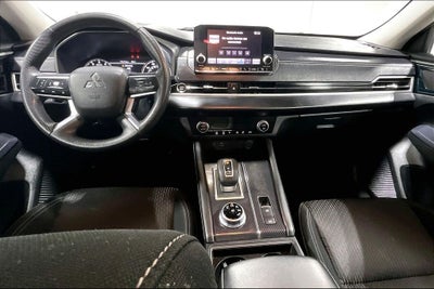 2022 Mitsubishi Outlander ES