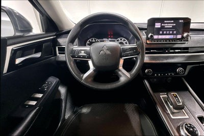 2022 Mitsubishi Outlander ES