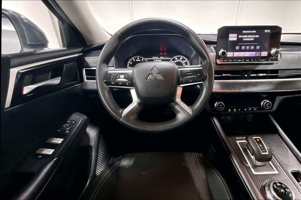 2022 Mitsubishi Outlander ES