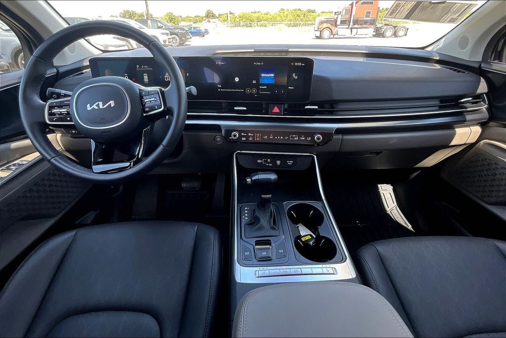 2025 Kia Carnival LXS