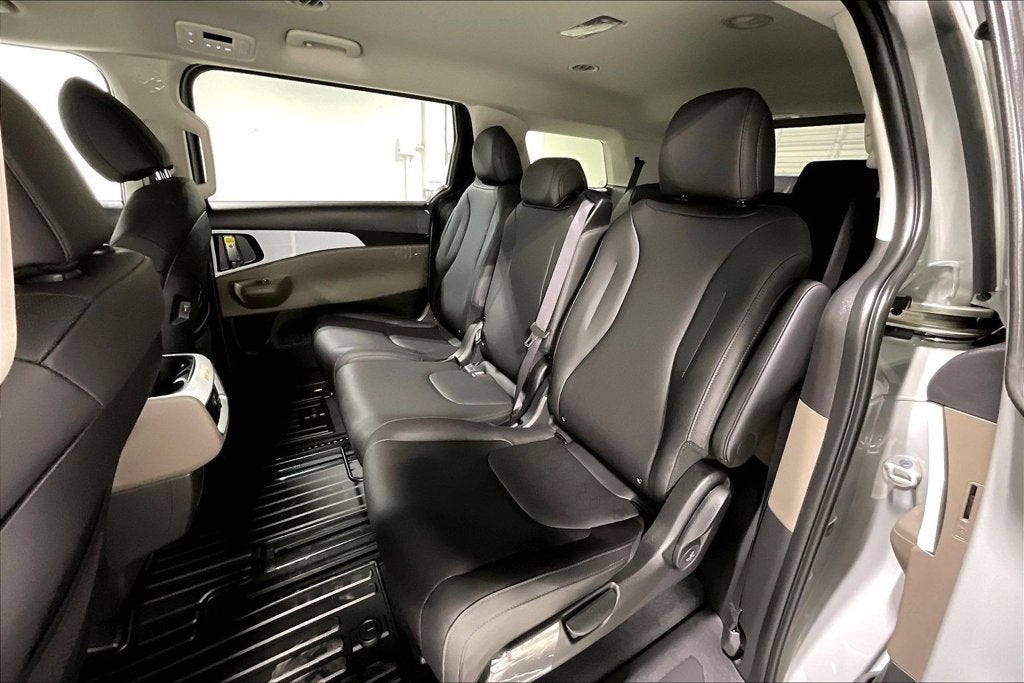 2027 Kia Carnival LXS