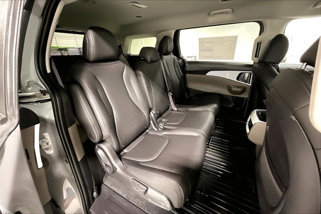 2027 Kia Carnival LXS