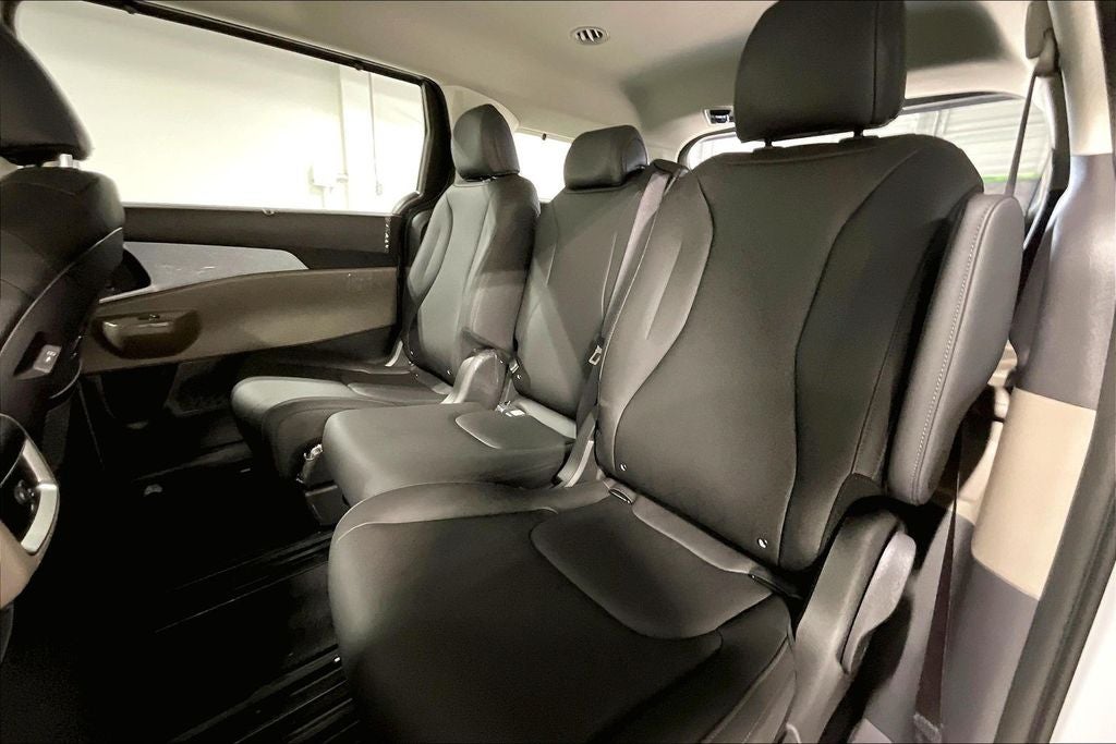 2027 Kia Carnival EX