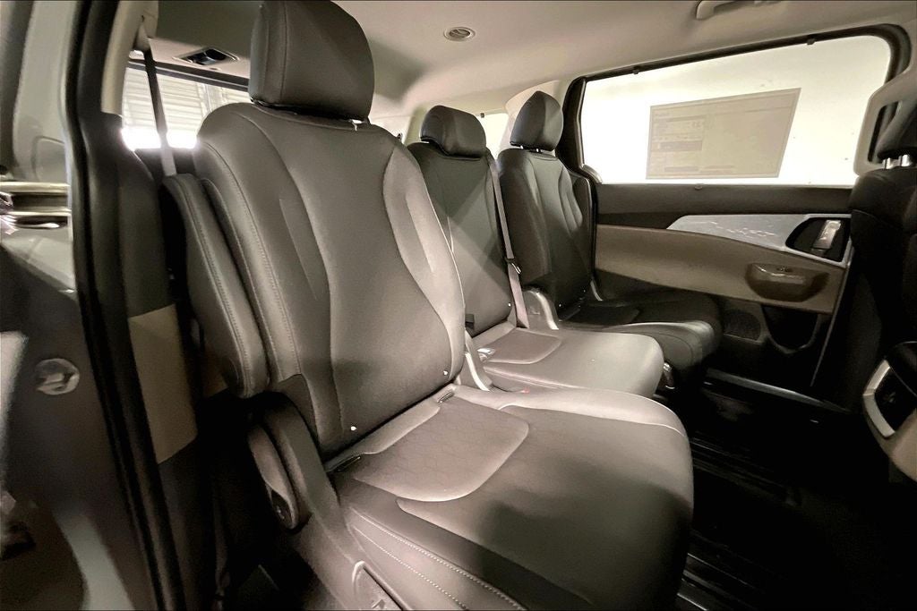 2027 Kia Carnival EX