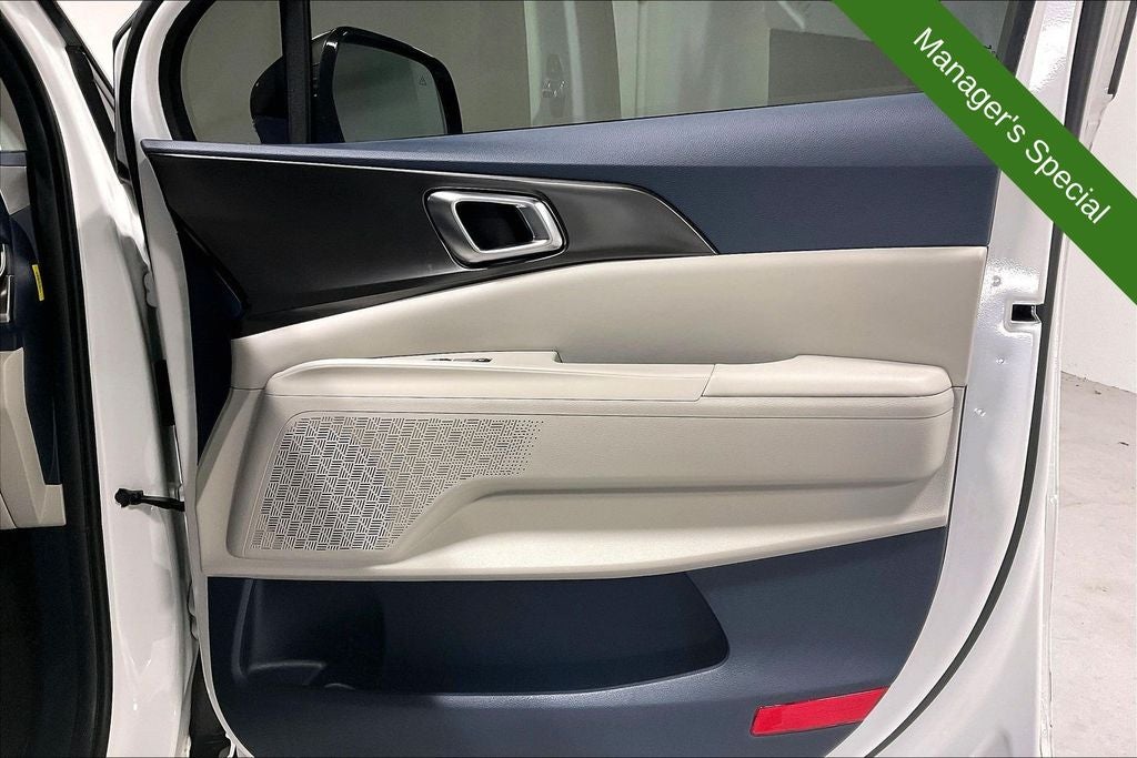2025 Kia Carnival SX