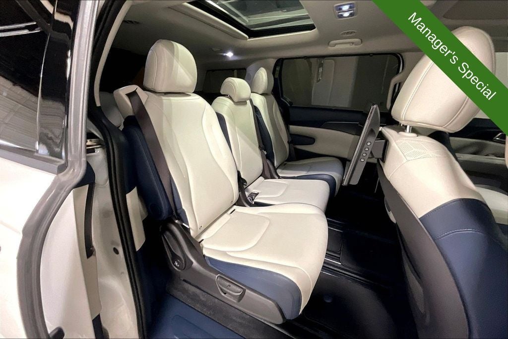 2025 Kia Carnival SX