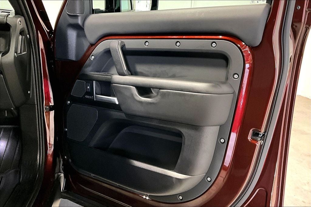 2025 Land Rover Defender 110 Sedona Red