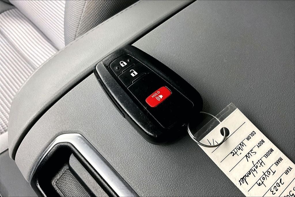 2023 Toyota Highlander L