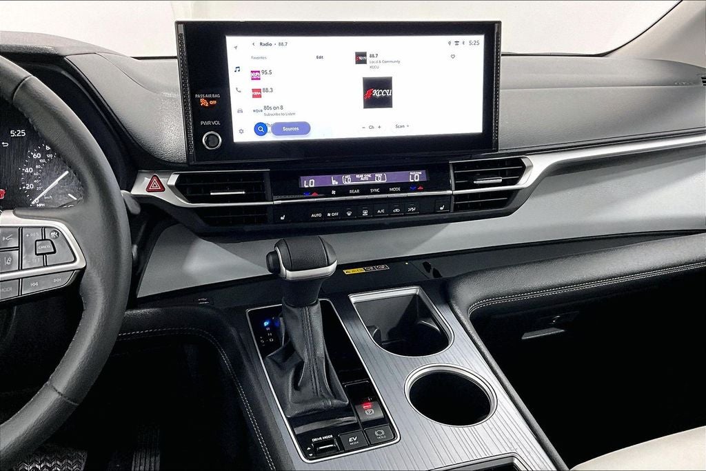 2026 Toyota Sienna XLE 8 Passenger