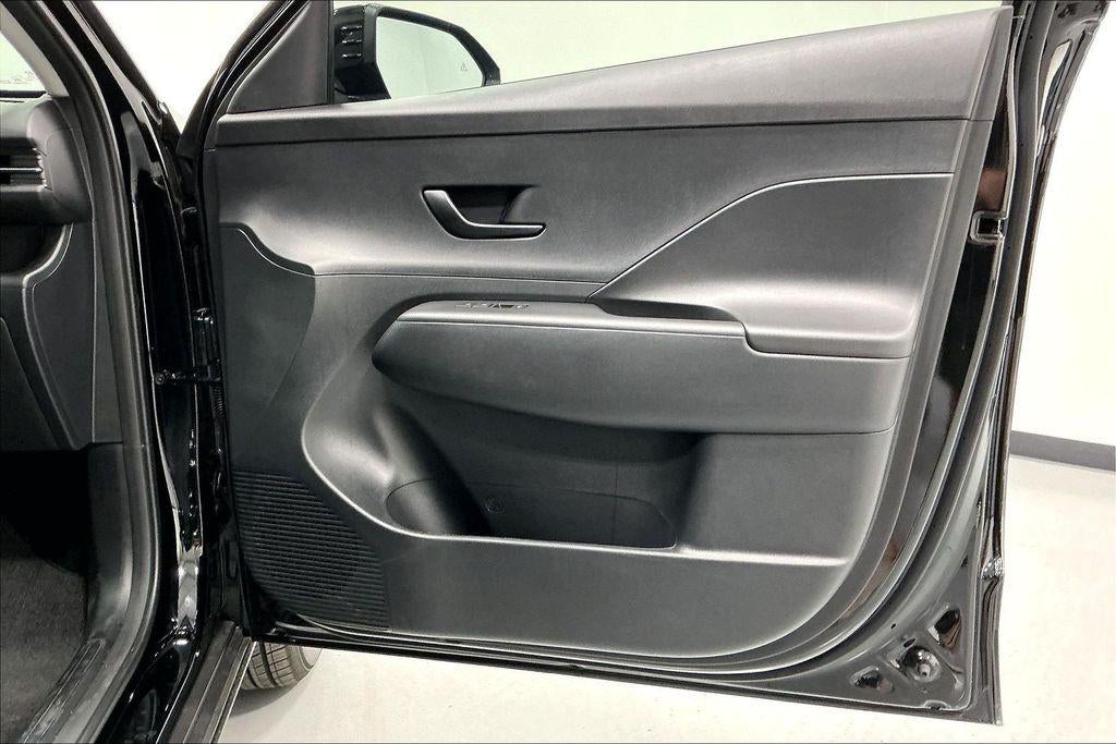 2027 Hyundai Kona SE FWD