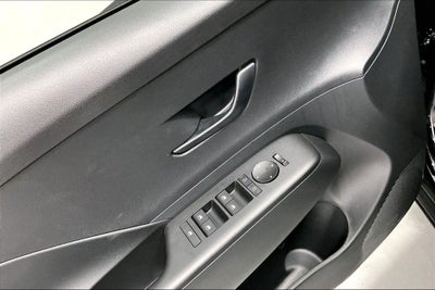2027 Hyundai Kona SE FWD