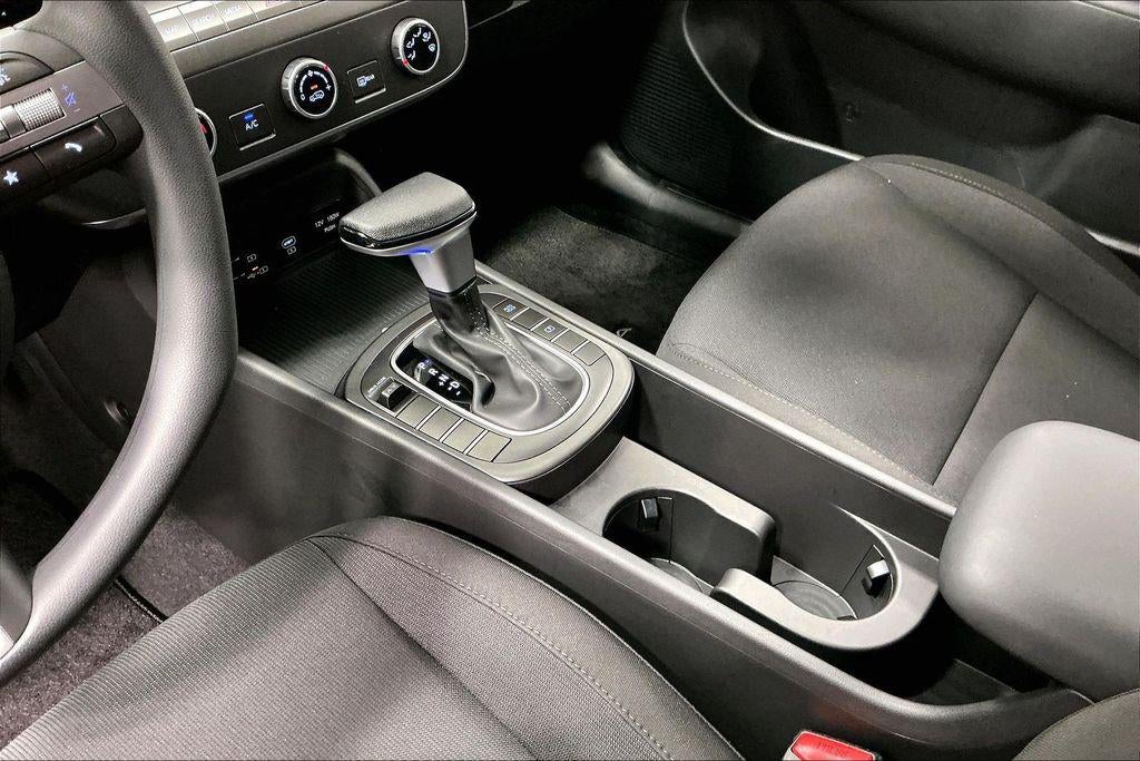2027 Hyundai Kona SE FWD