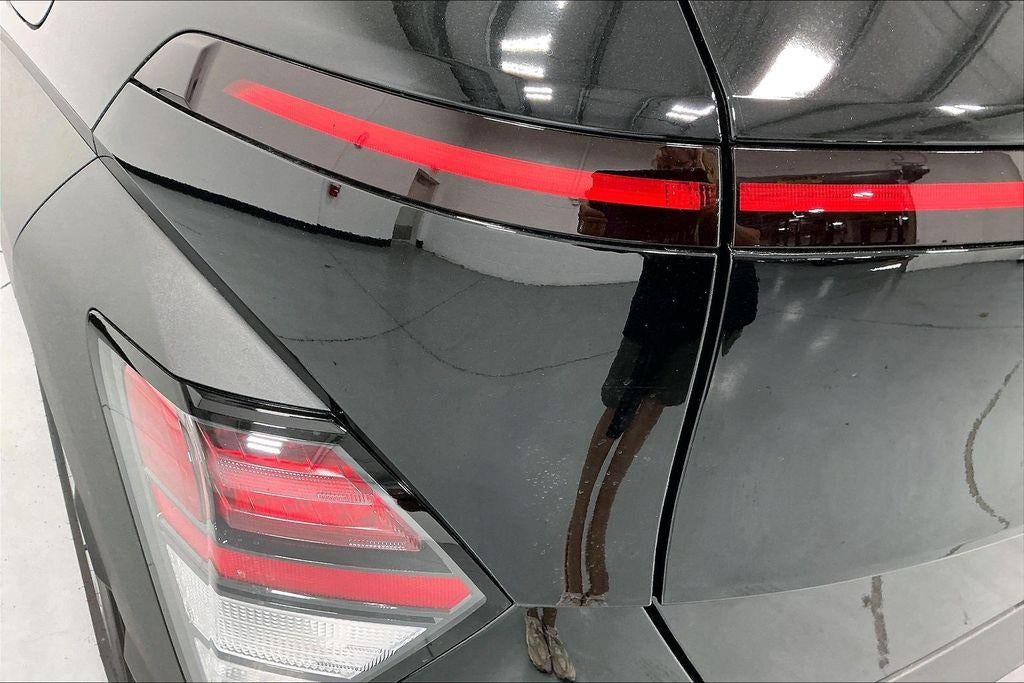 2027 Hyundai Kona SE FWD